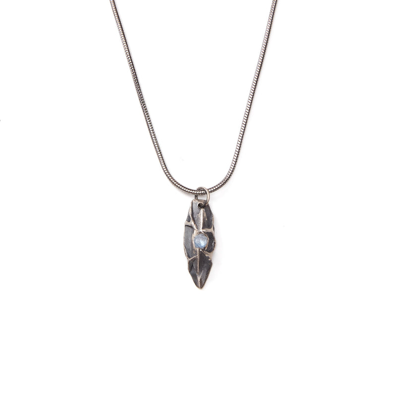 Ree diamond shaped unique texture pattern inlaid with sapphire 925 pure pendant necklace