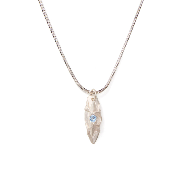 Ree diamond shaped unique texture pattern inlaid with sapphire 925 pure pendant necklace